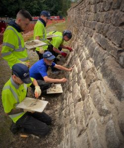 Building and pointing with Lime Mortar. Heritage Skills Training Course at Womersleys
